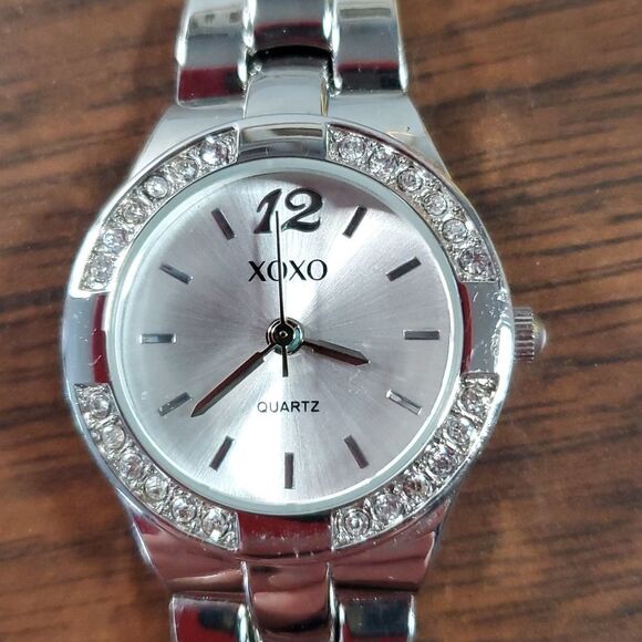 XOXO Women's Silver Watch Crystals Around Watch Face Metal Band - Picture 1 of 9